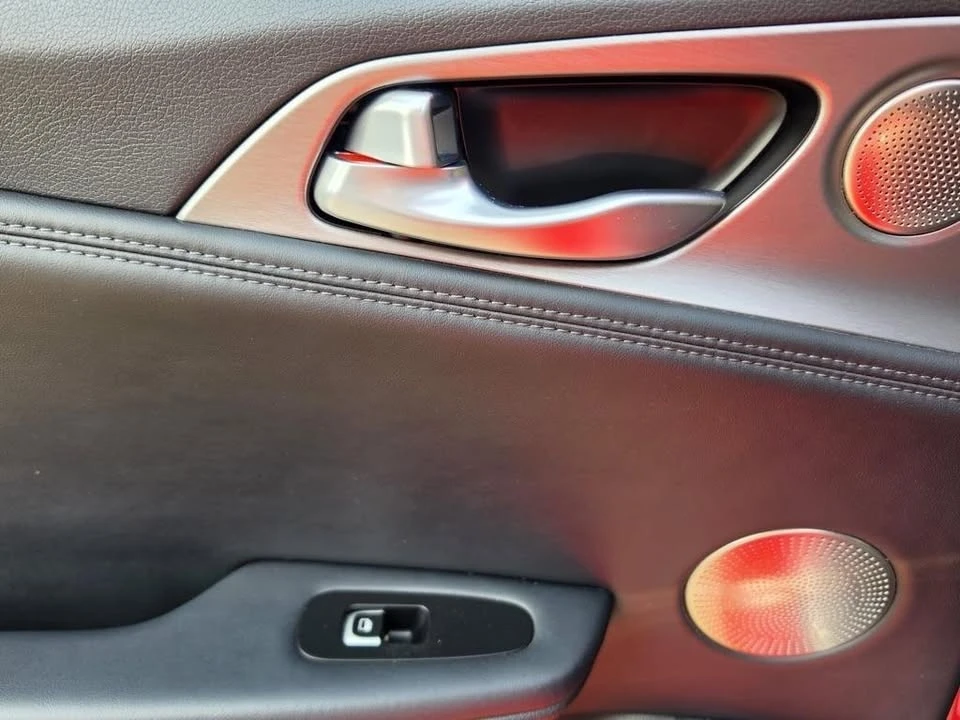 2018 Kia Stinger - Image 19 of 20