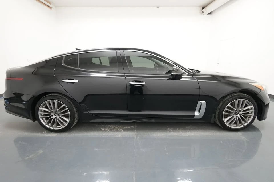2018 Kia Stinger - Image 9 of 20