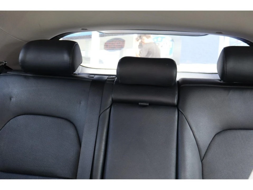 2018 Kia Stinger - Image 12 of 20