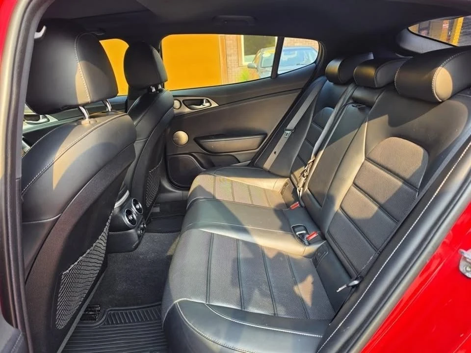 2018 Kia Stinger - Image 11 of 20