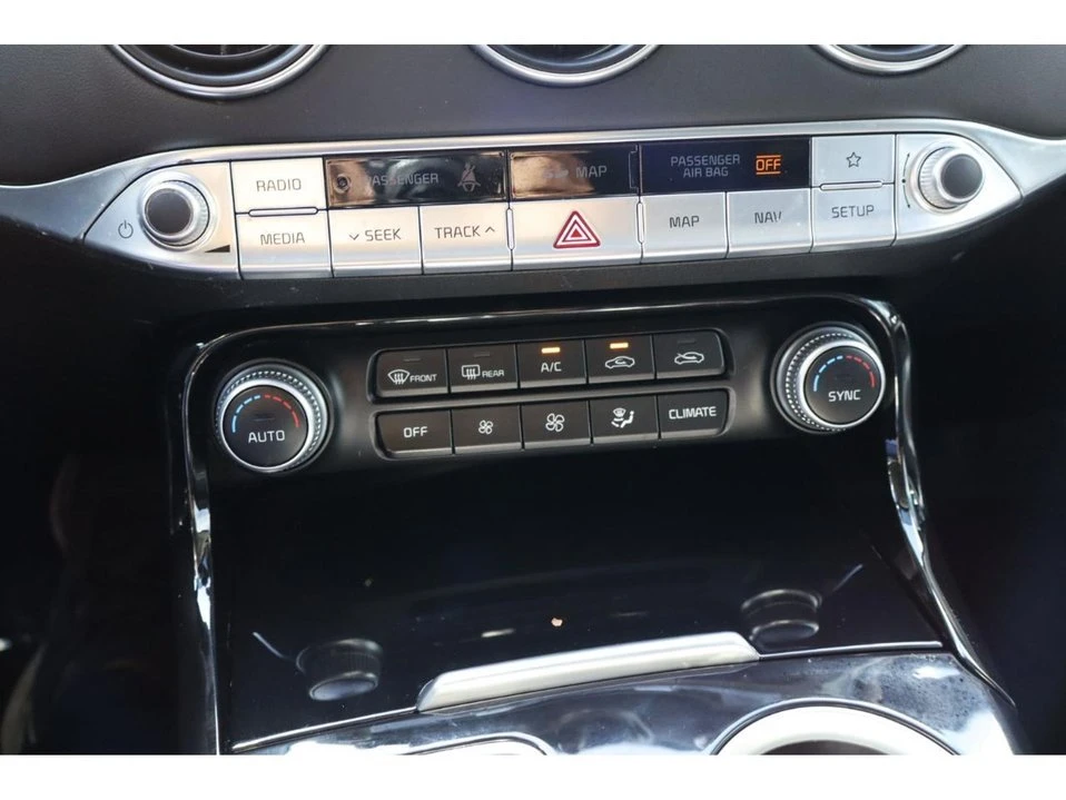 2018 Kia Stinger - Image 18 of 20