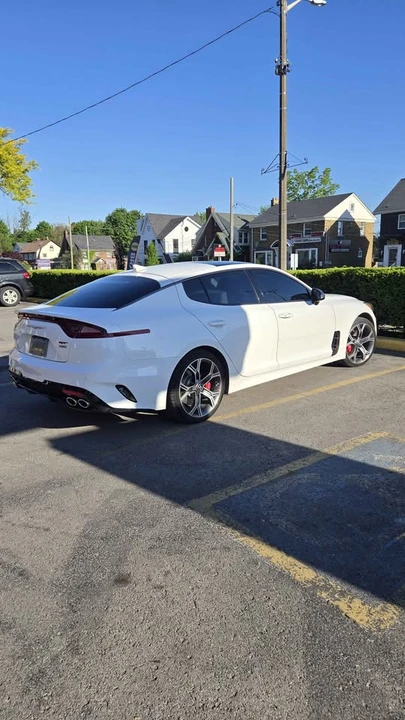 2018 Kia Stinger - Image 3 of 18