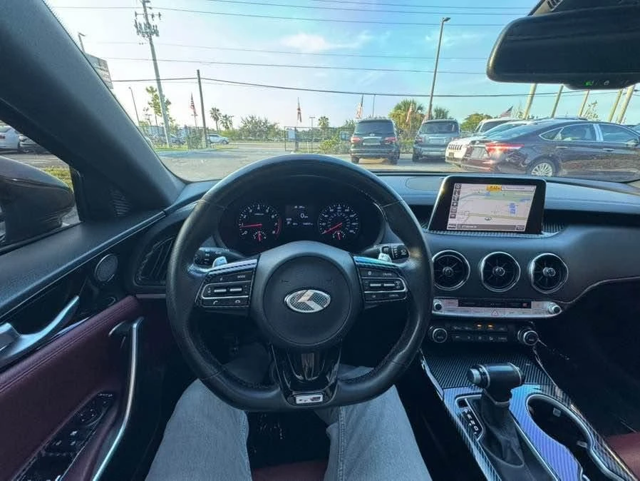 2018 Kia Stinger - Image 9 of 17