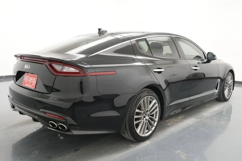 2018 Kia Stinger - Image 8 of 20