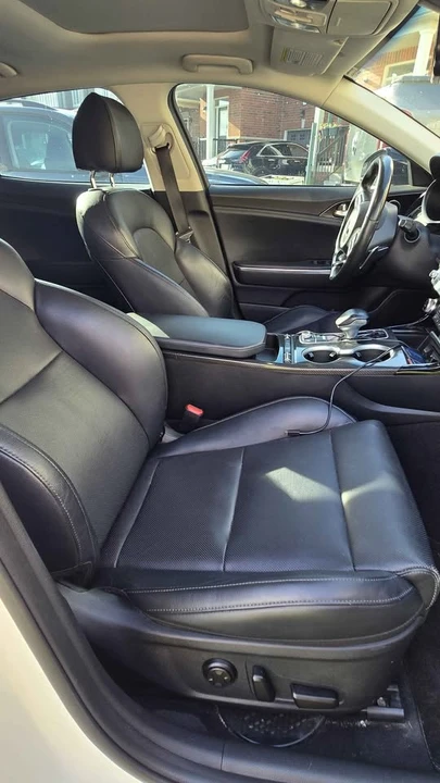 2018 Kia Stinger - Image 13 of 18