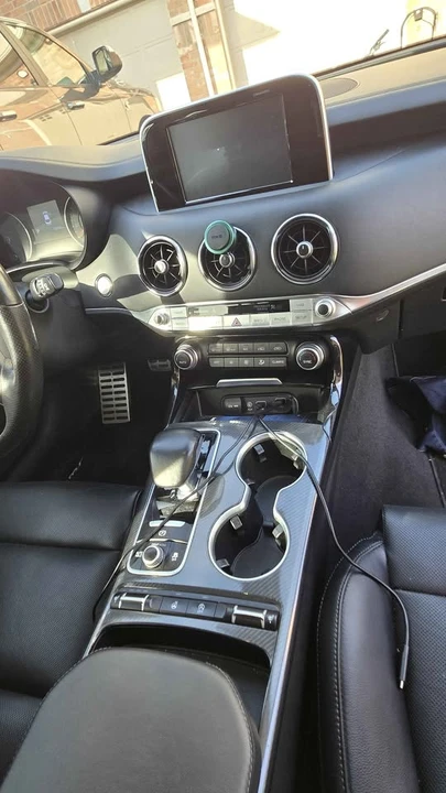2018 Kia Stinger - Image 11 of 18