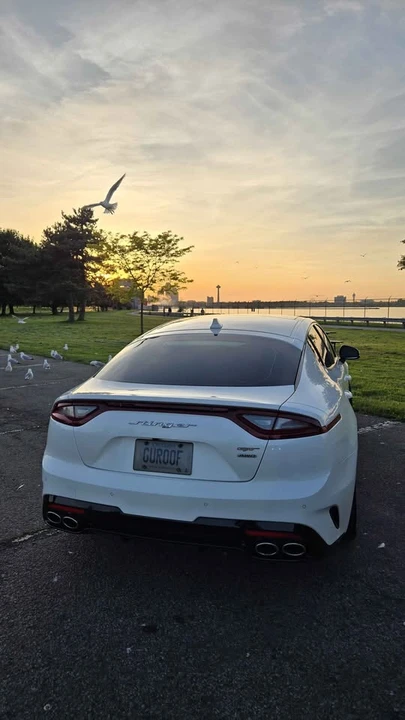 2018 Kia Stinger - Image 2 of 18