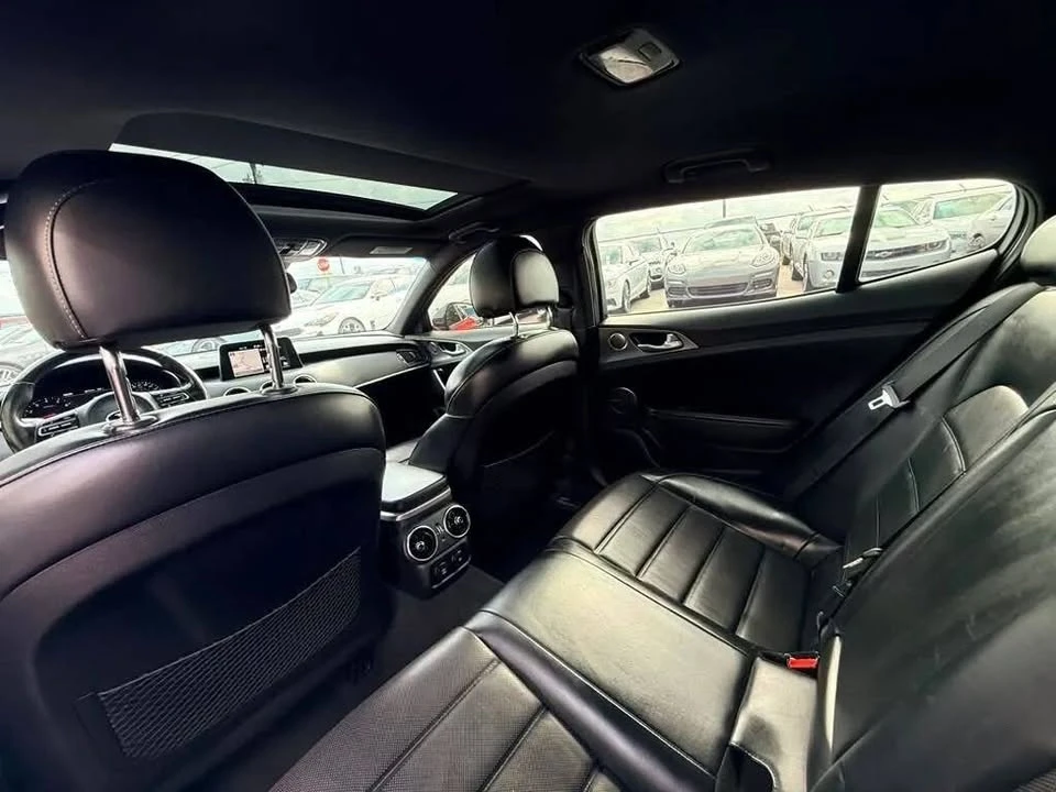 2018 Kia Stinger - Image 16 of 20