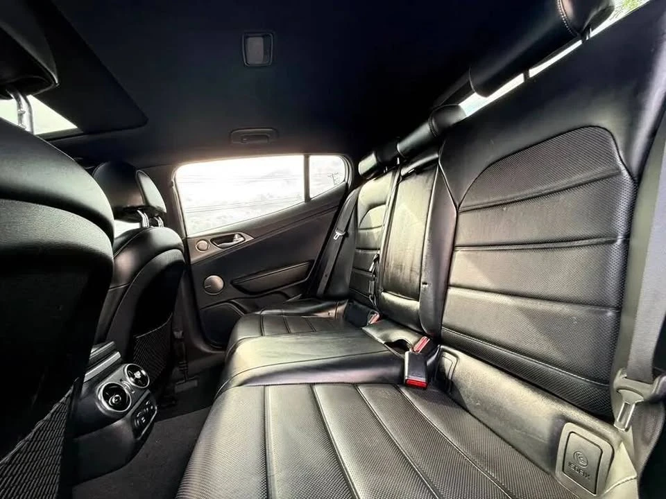 2018 Kia Stinger - Image 14 of 20