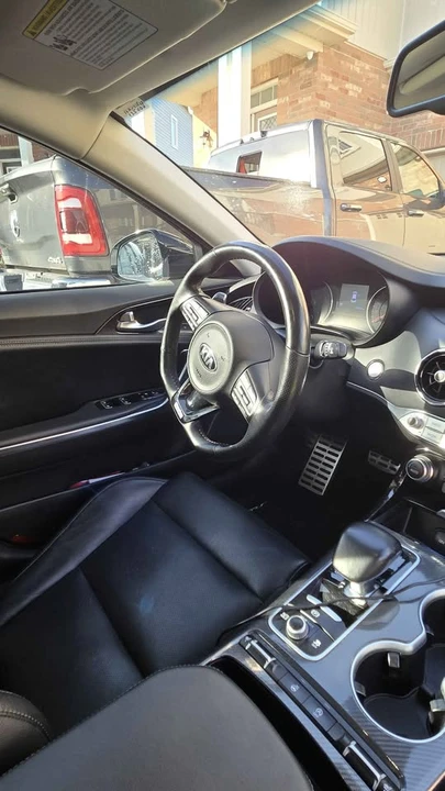 2018 Kia Stinger - Image 12 of 18