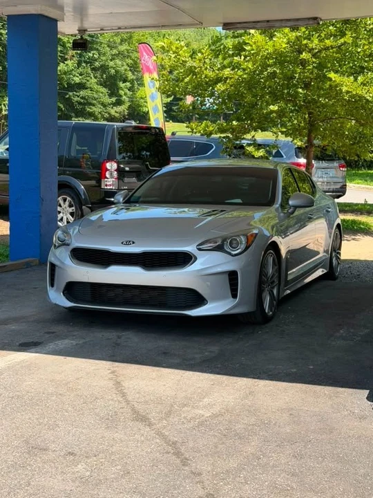 2018 Kia Stinger - Image 2 of 15