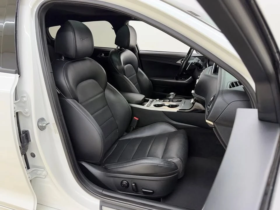 2018 Kia Stinger - Image 5 of 9