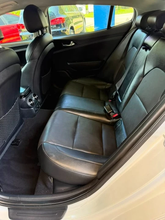 2018 Kia Stinger - Image 12 of 15
