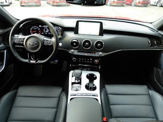 2018 Kia Stinger - Image 2 of 3