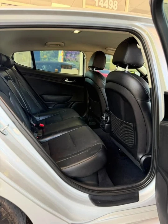 2018 Kia Stinger - Image 9 of 15