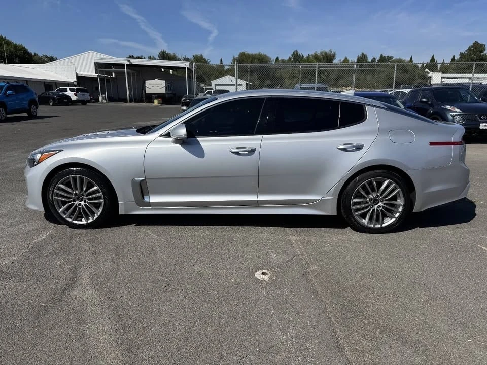 2018 Kia Stinger - Image 2 of 5