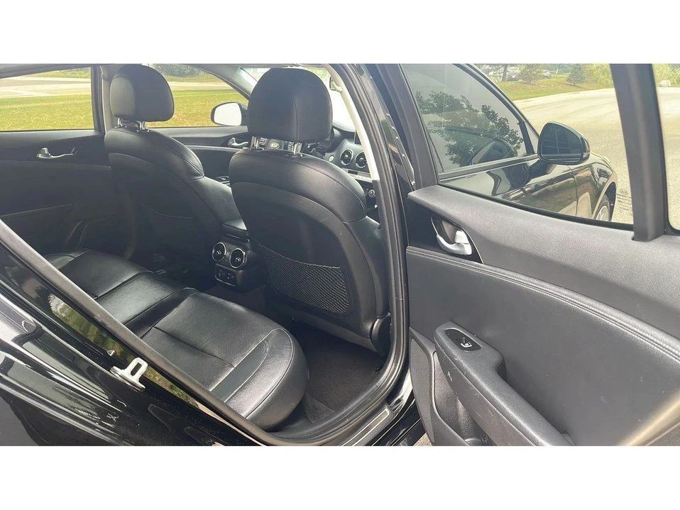 2018 Kia Stinger - Image 15 of 20