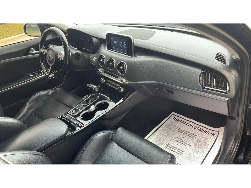 2018 Kia Stinger - Image 16 of 20