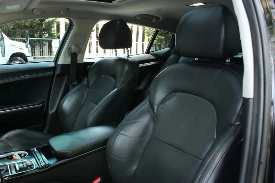 2018 Kia Stinger - Image 17 of 20