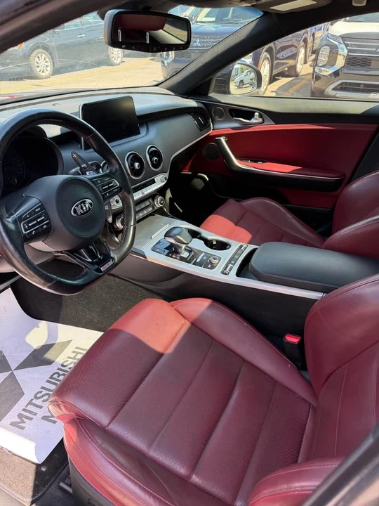 2018 Kia Stinger - Image 10 of 19