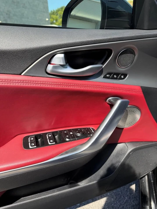 2018 Kia Stinger - Image 12 of 19