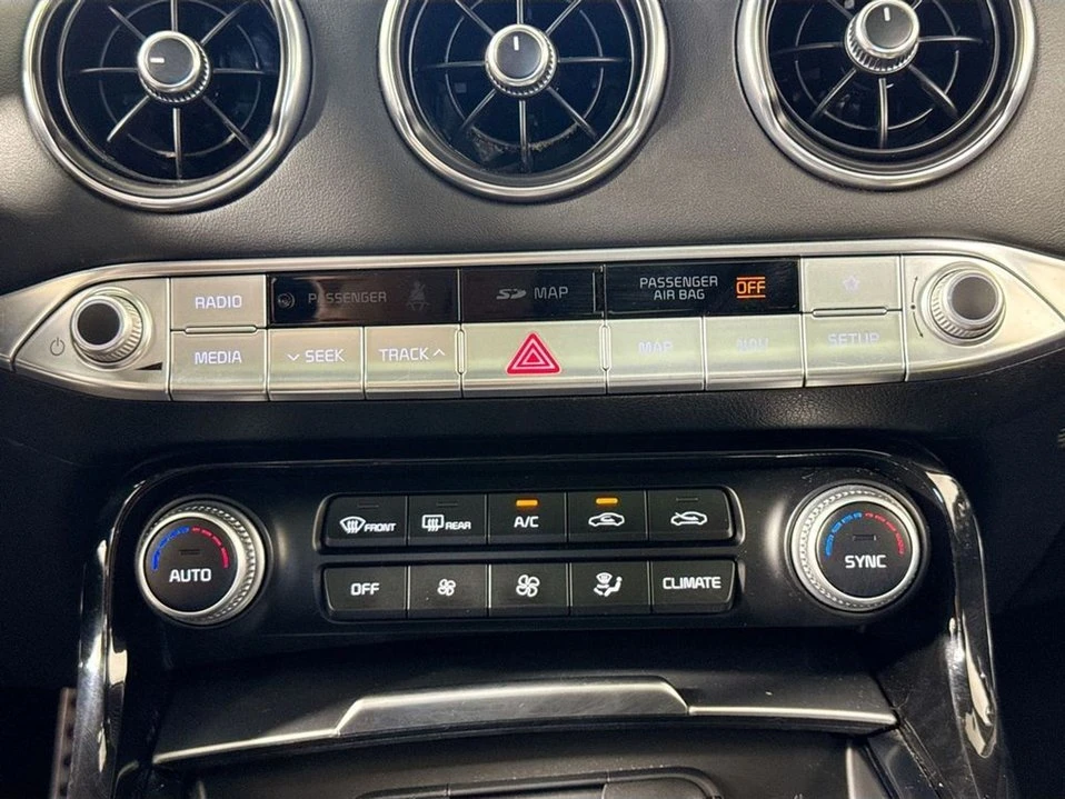 2018 Kia Stinger - Image 16 of 20