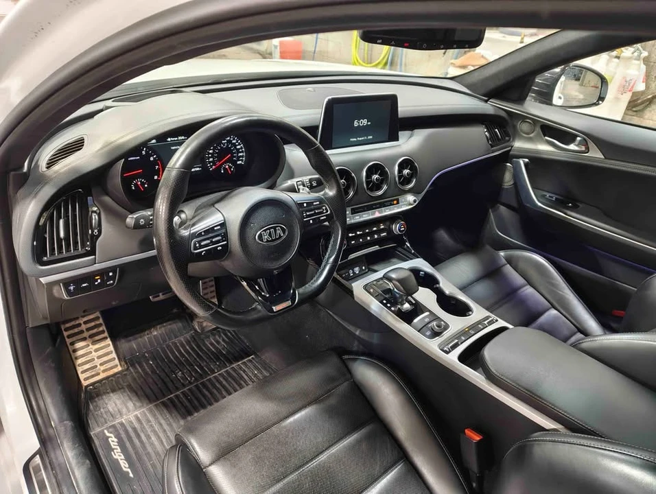 2018 Kia Stinger - Image 5 of 5