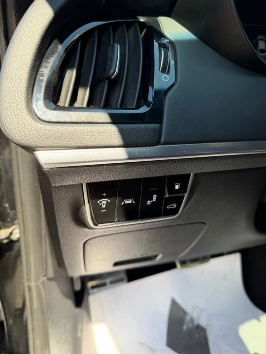 2018 Kia Stinger - Image 15 of 19