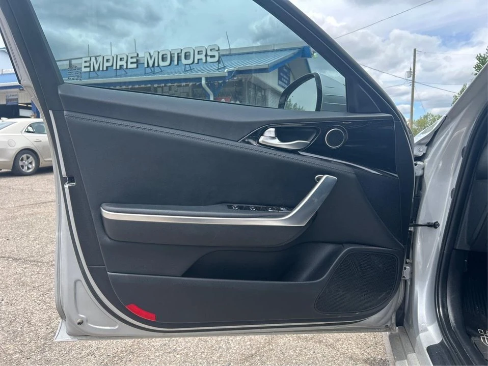 2018 Kia Stinger - Image 18 of 20