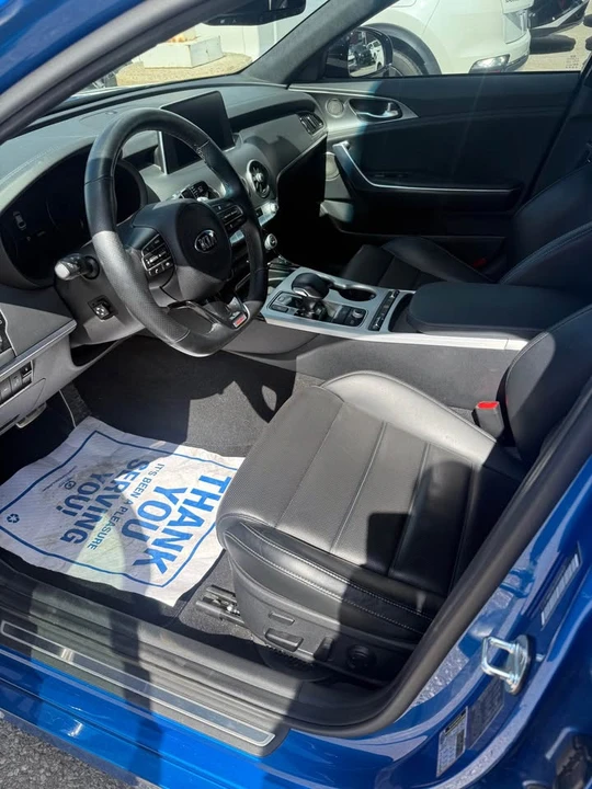 2018 Kia Stinger - Image 9 of 12