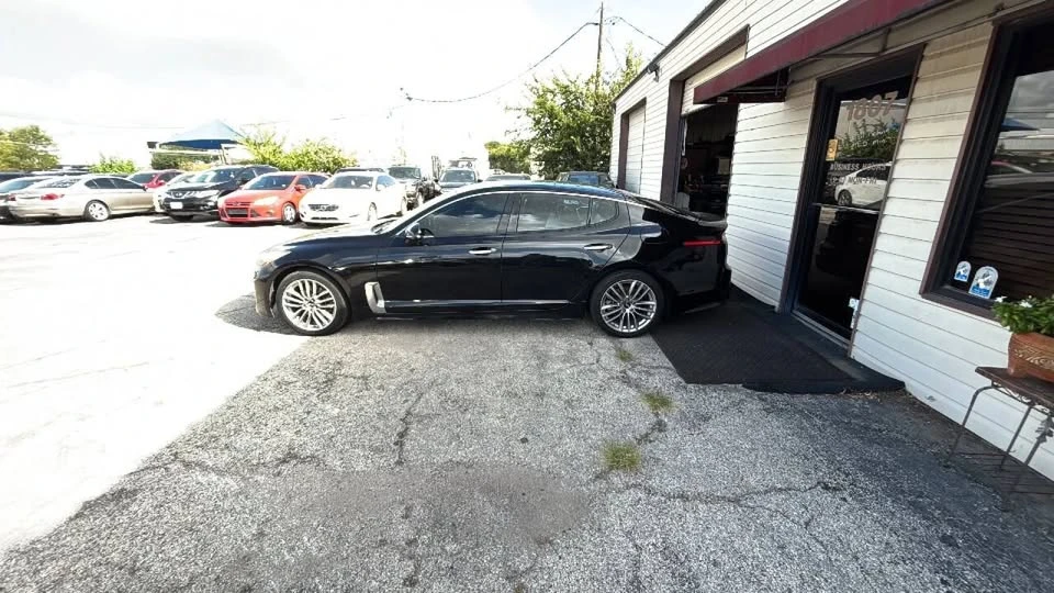 2018 Kia Stinger - Image 2 of 20