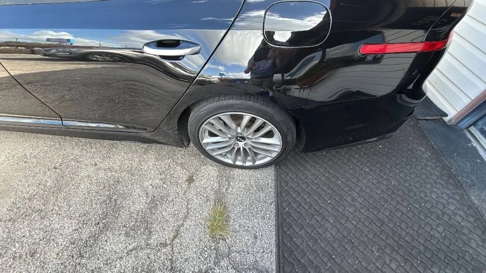 2018 Kia Stinger - Image 11 of 20