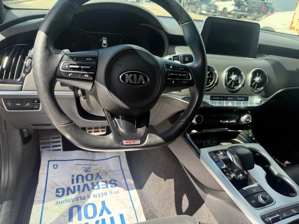 2018 Kia Stinger - Image 8 of 12