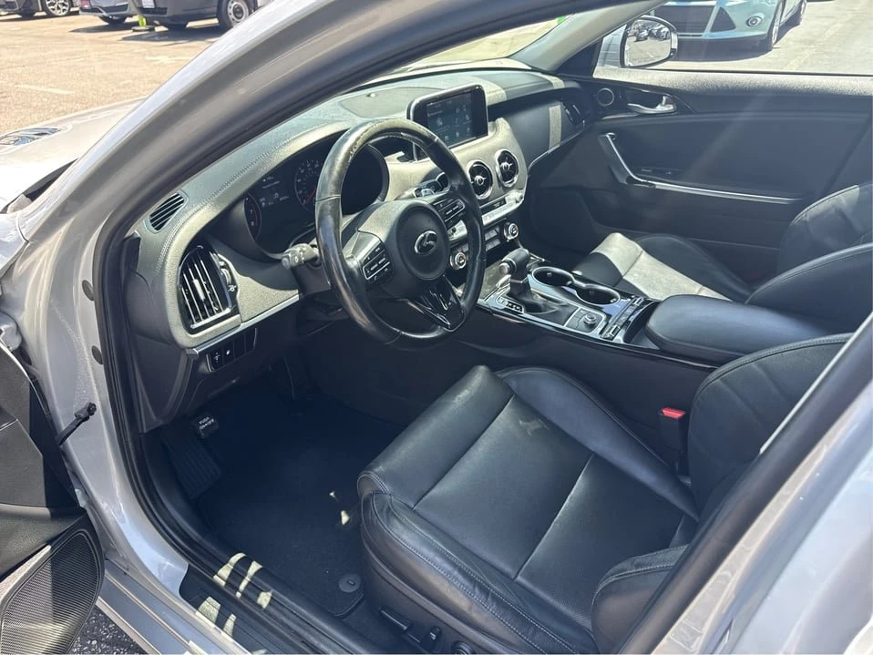 2018 Kia Stinger - Image 9 of 20