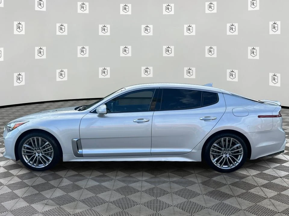 2018 Kia Stinger - Image 8 of 20