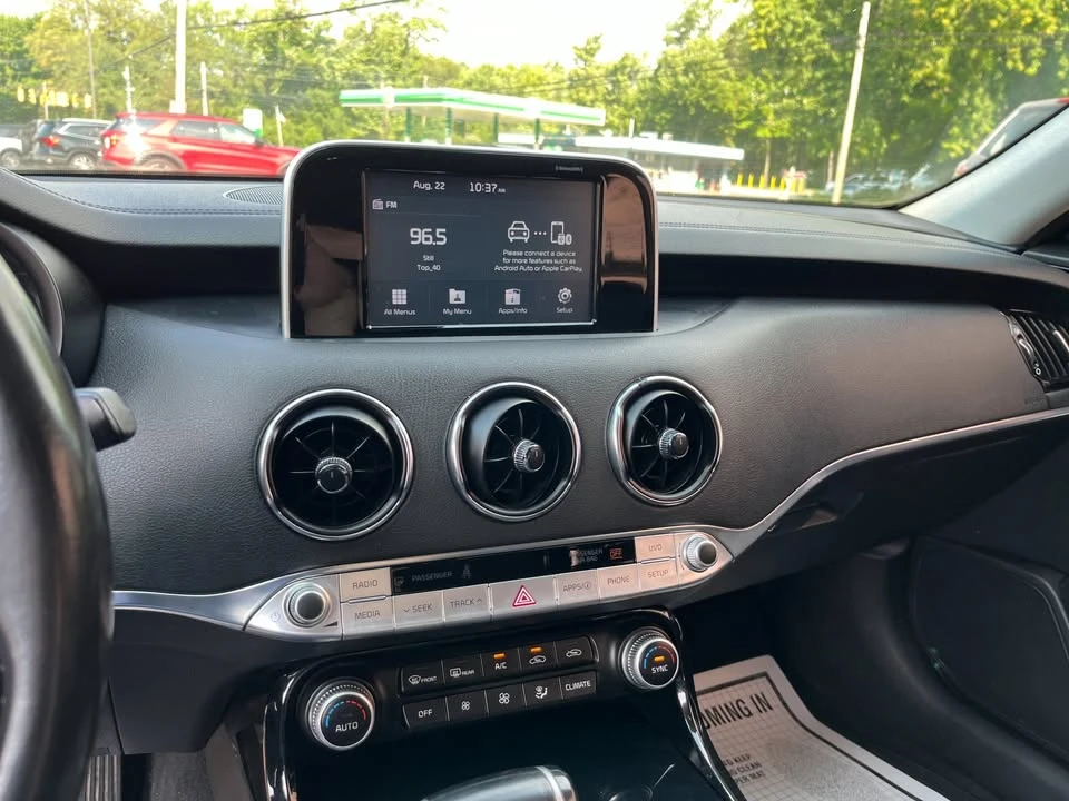 2018 Kia Stinger - Image 14 of 18