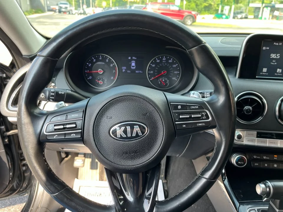 2018 Kia Stinger - Image 11 of 18