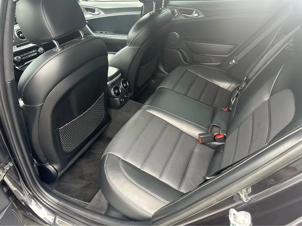 2018 Kia Stinger - Image 12 of 17