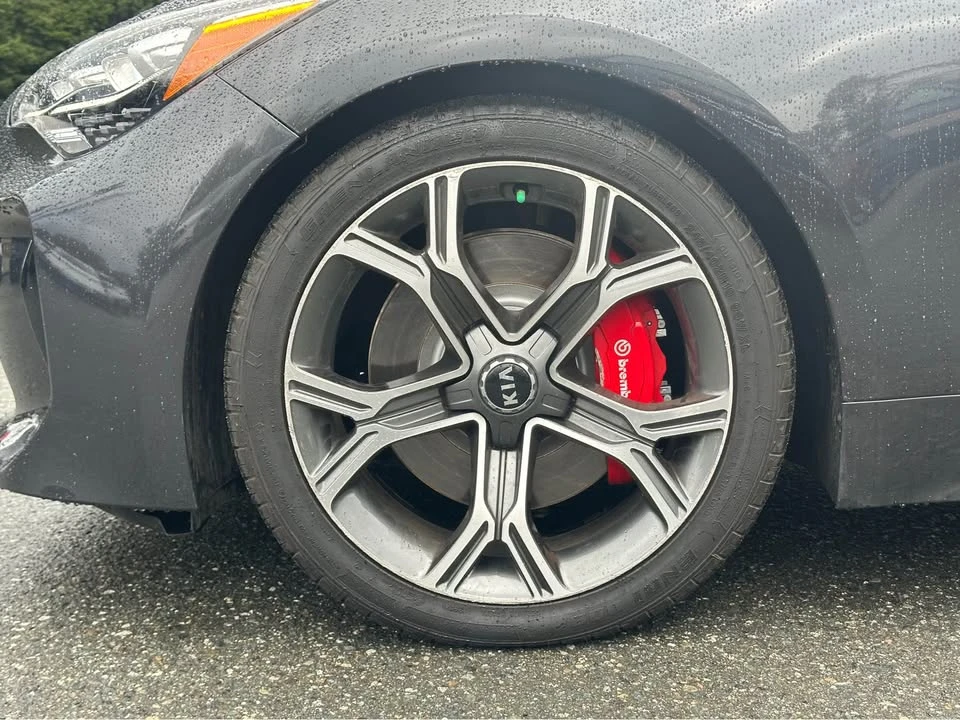 2018 Kia Stinger - Image 8 of 17