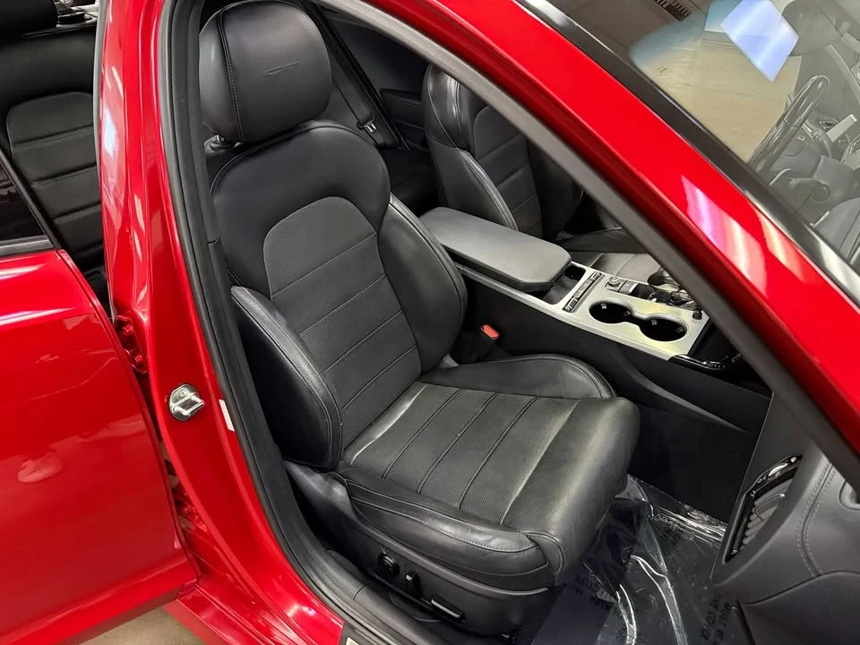 2018 Kia Stinger - Image 17 of 20