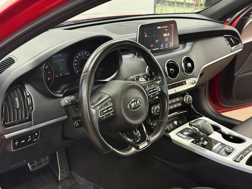 2018 Kia Stinger - Image 15 of 20