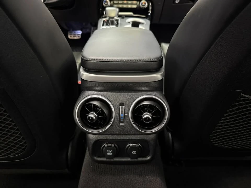 2018 Kia Stinger - Image 11 of 20
