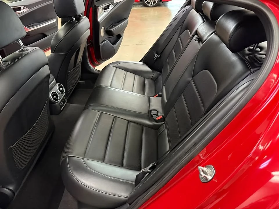 2018 Kia Stinger - Image 18 of 20