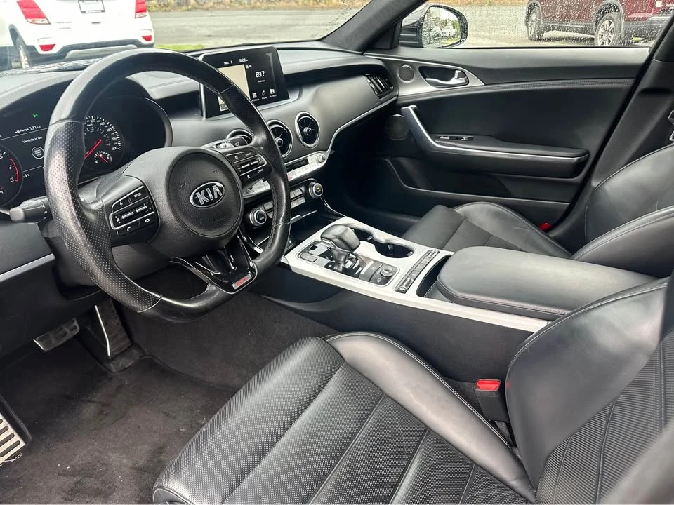 2018 Kia Stinger - Image 10 of 17