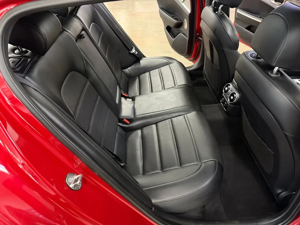 2018 Kia Stinger - Image 19 of 20
