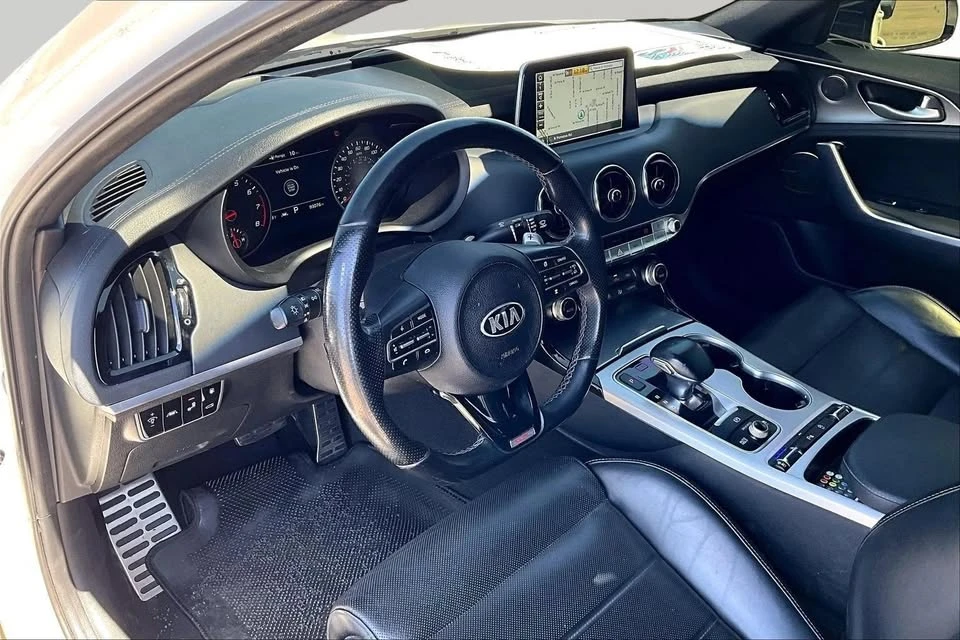 2018 Kia Stinger - Image 12 of 20