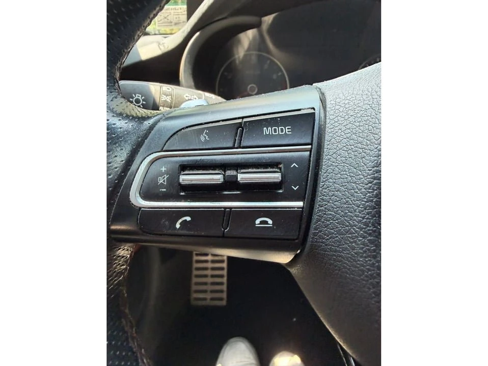 2018 Kia Stinger - Image 17 of 20