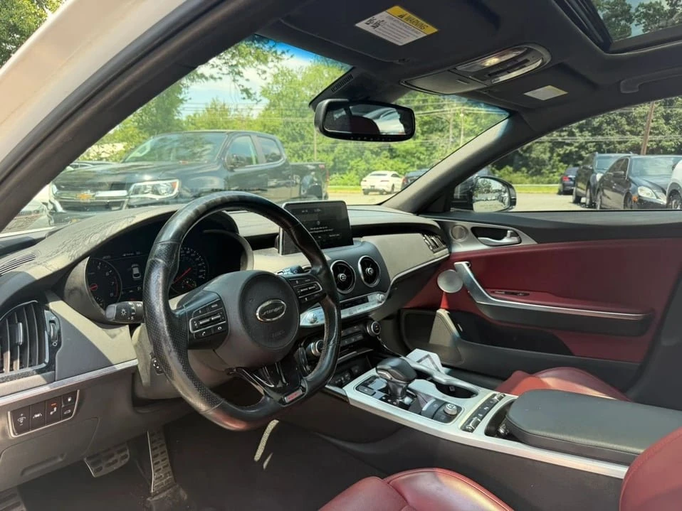 2018 Kia Stinger - Image 9 of 20