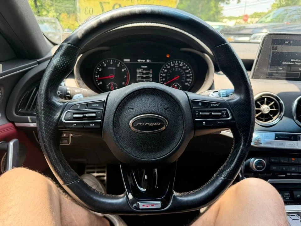 2018 Kia Stinger - Image 15 of 20