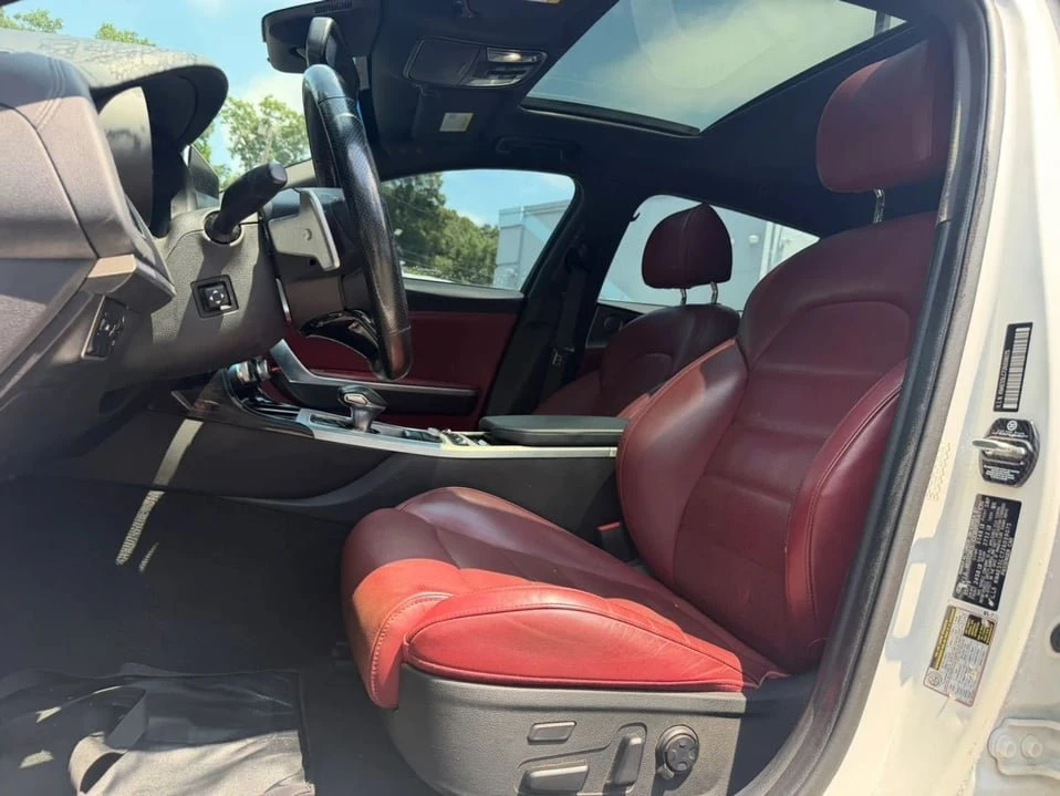 2018 Kia Stinger - Image 10 of 20